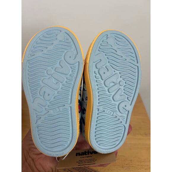 Native Jefferson Slip on Shoes - Animal Print - NEW - Size 6c - Water Shoes - Picture 4 of 5